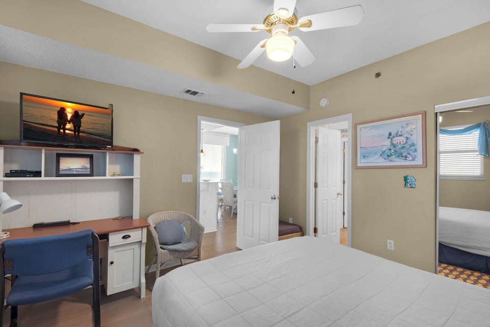 Guest bedroom