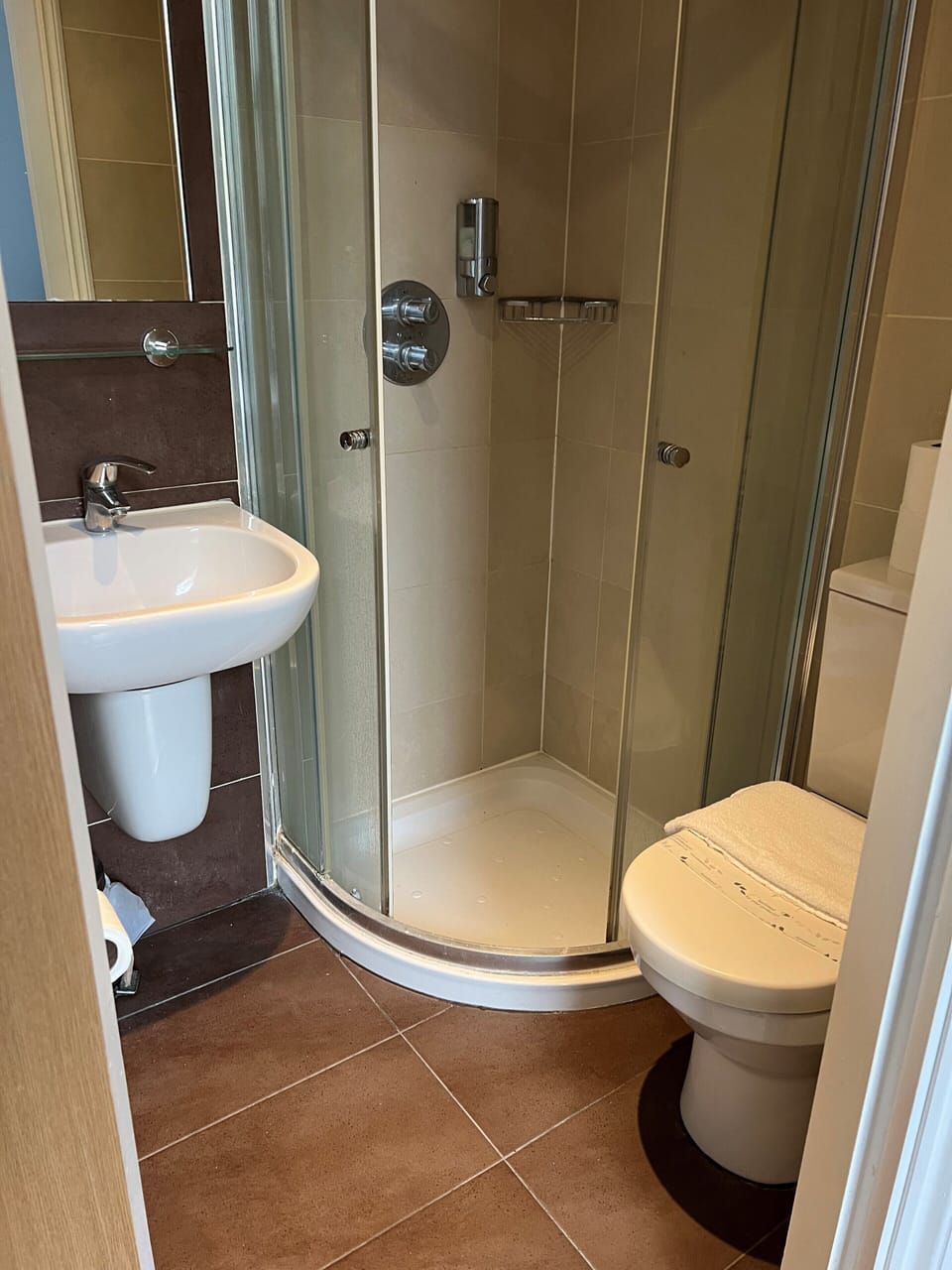 Family Triple Room | Bathroom | Hair dryer