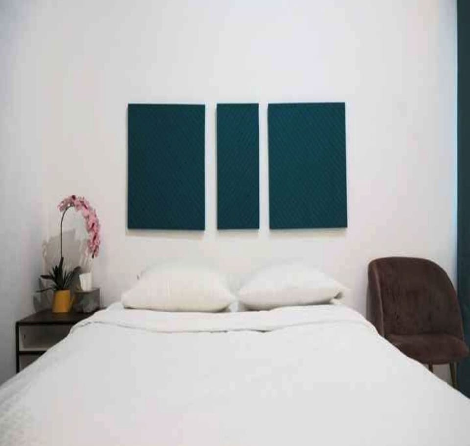 Deluxe Double Room | Desk, laptop workspace, bed sheets