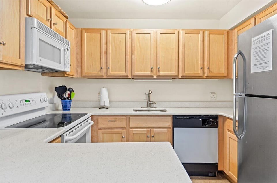 The Lovely Kitchen will Delight the Chef in your Family!
