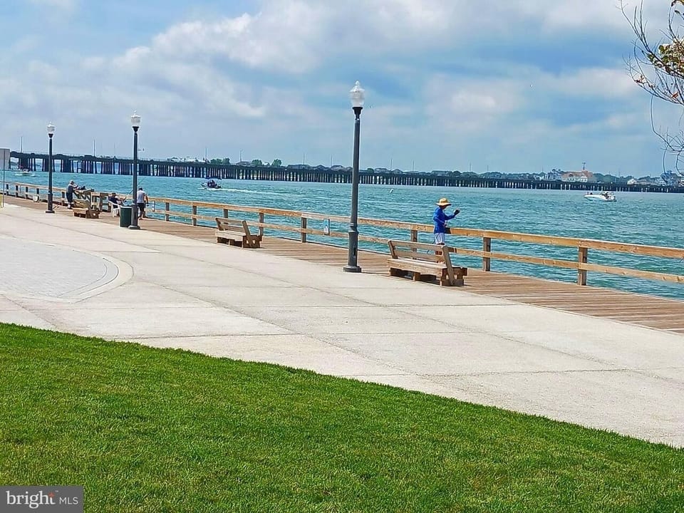 Parrot Bay Fishing Pier