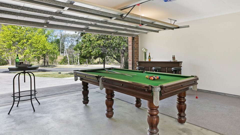 Garage | Games room