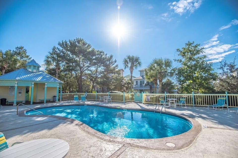 Saltwater Community Pool