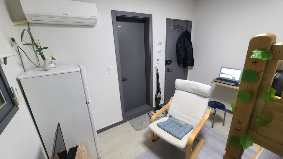 Twin Room | Iron/ironing board, free WiFi