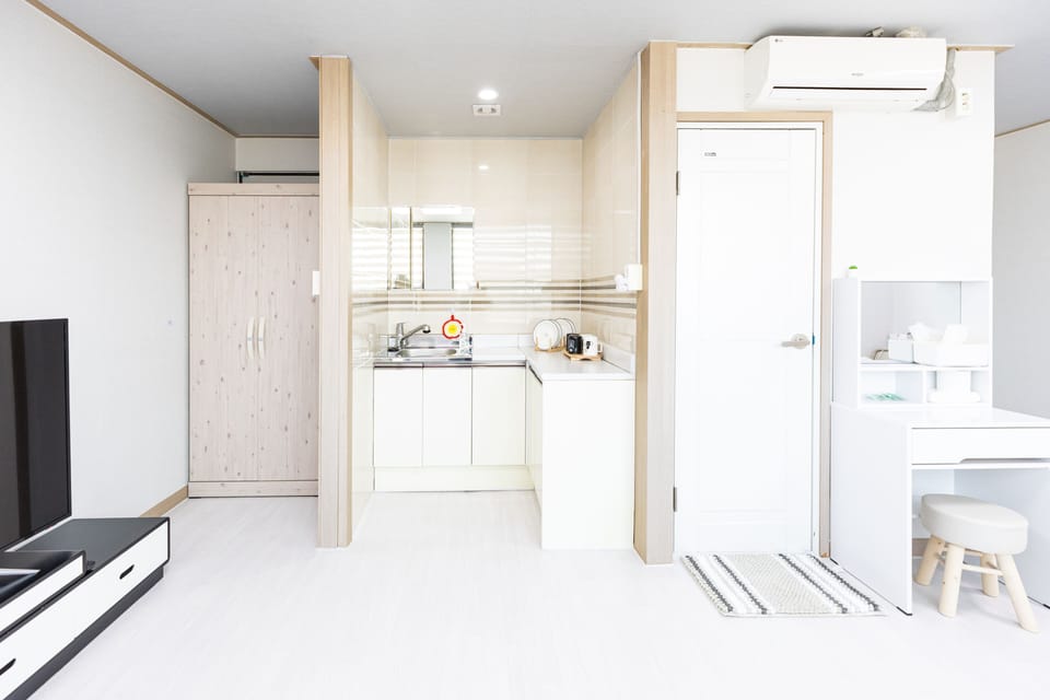 Family Room | WiFi (free), bed sheets