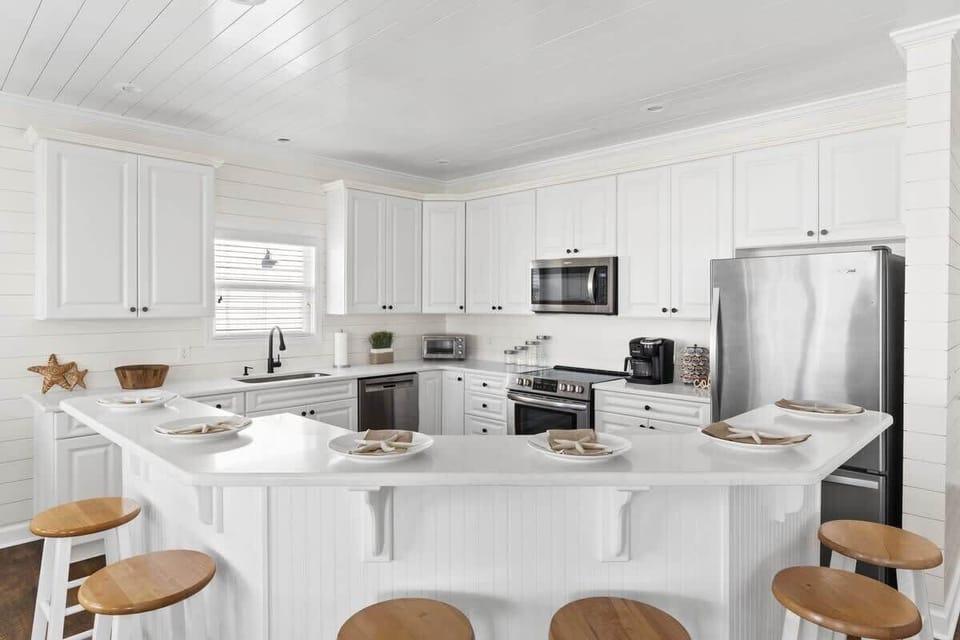 Gorgeous Kitchen and Breakfast Bar