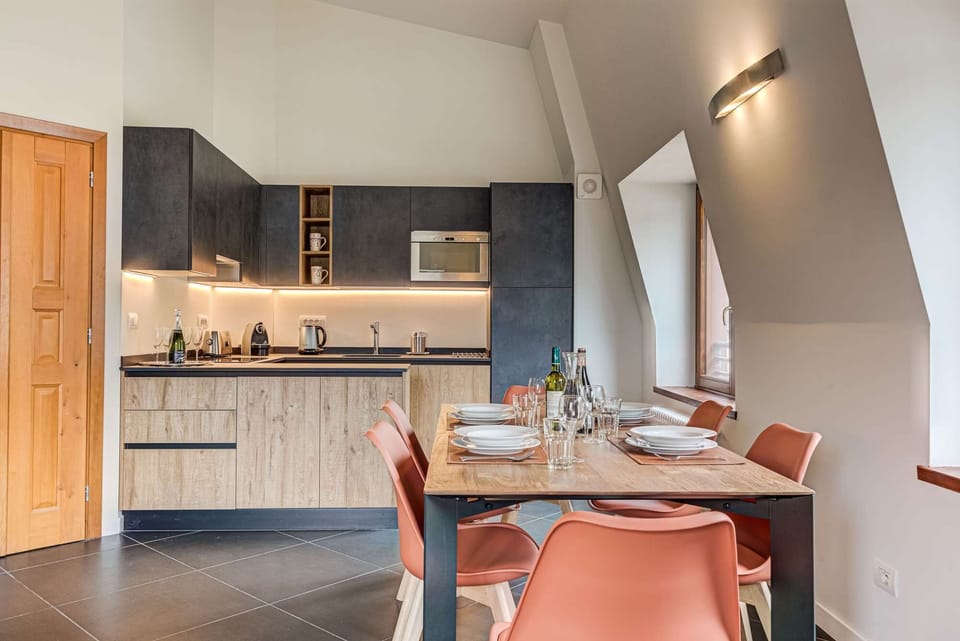 The kitchen and dining room in Alpes V