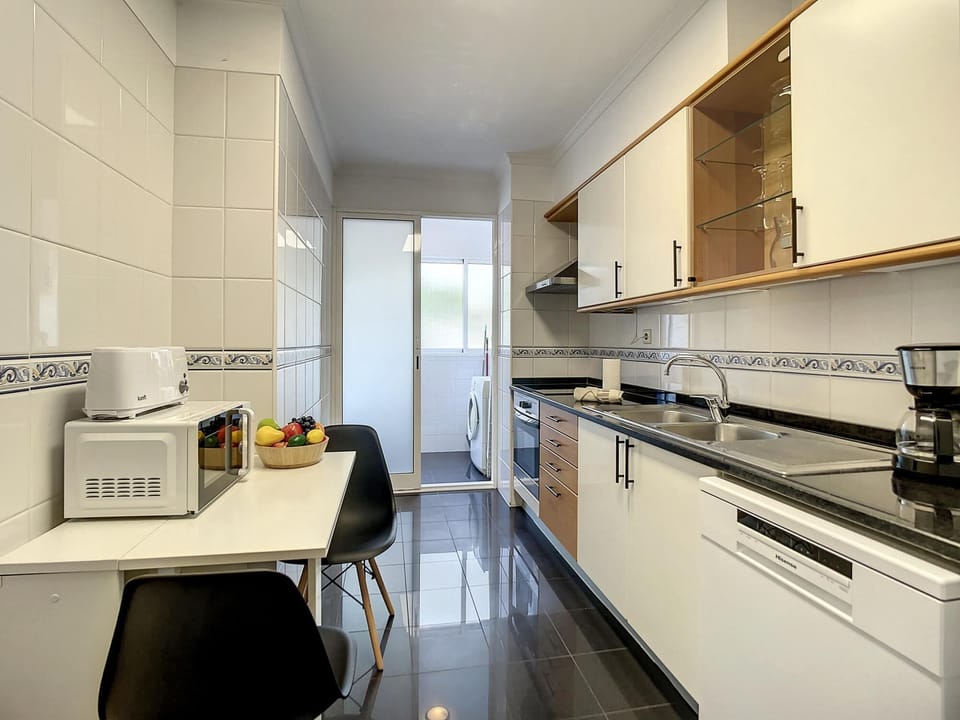 House | 1 bedroom, desk