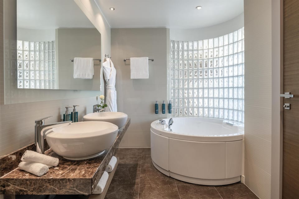 Suite, 1 Bedroom, Terrace | Bathroom | Free toiletries, hair dryer, bathrobes, slippers