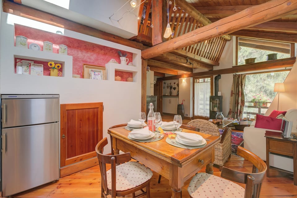 Standard Apartment, Multiple Bedrooms, Mountainside (Romito Lodge Apartment Mountain) | Dining room