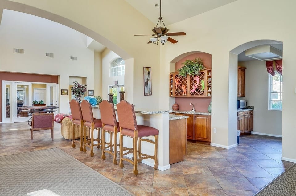 Condo, 2 Bedrooms | Dining