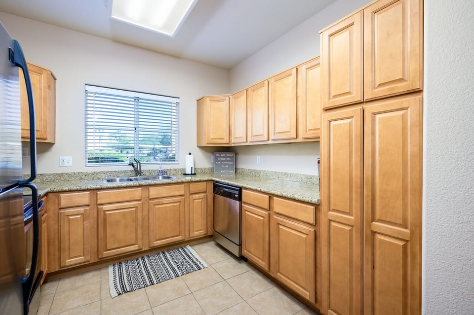 Condo, 2 Bedrooms | Private kitchen | Fridge, oven, coffee/tea maker, toaster