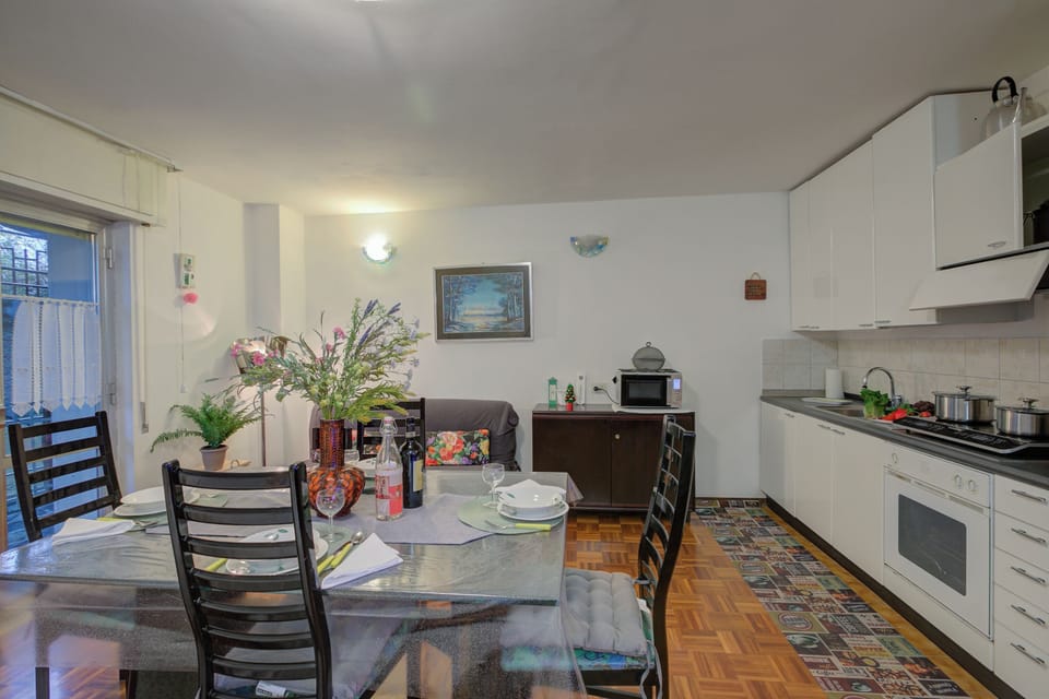 Family Apartment, Multiple Bedrooms (Studio Saturno 23 in the city center) | Private kitchen | Fridge, microwave, oven, stovetop