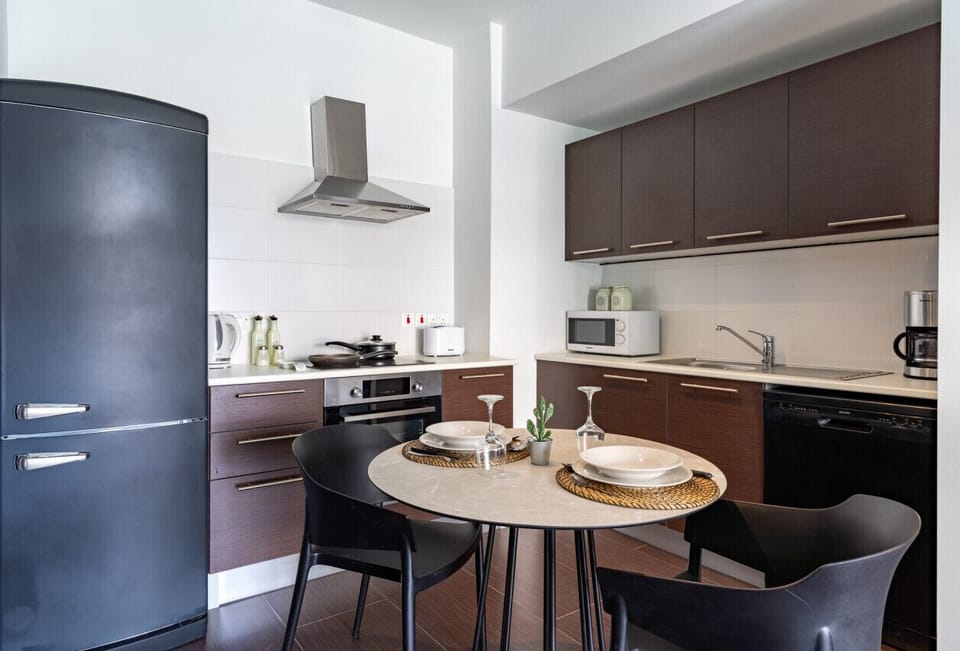 Full Kitchen