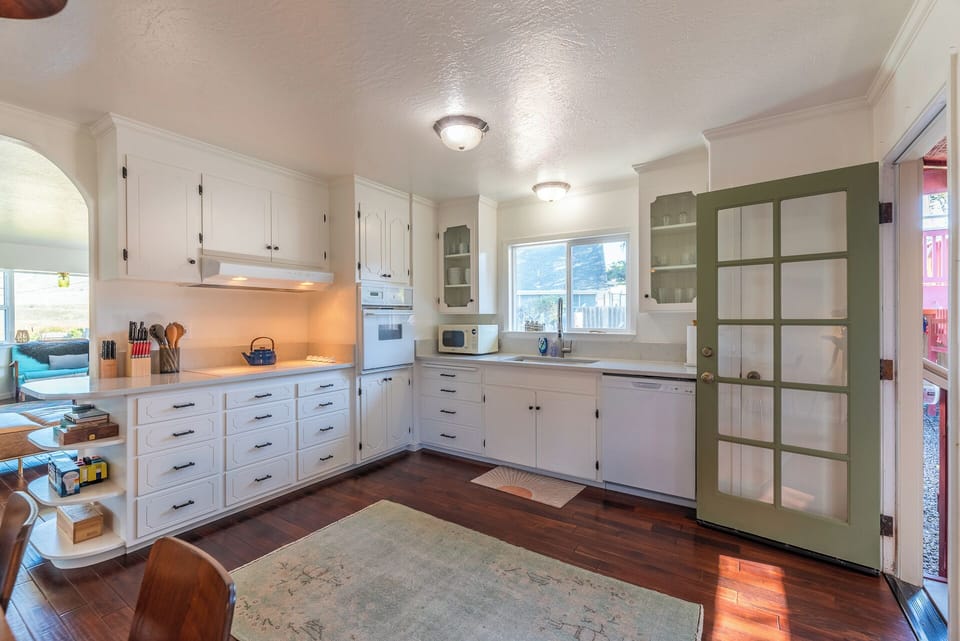 There's plenty of space to create great meals