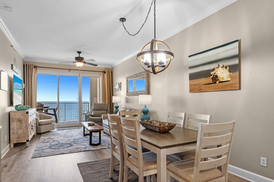 Dining room table with 6 chairs