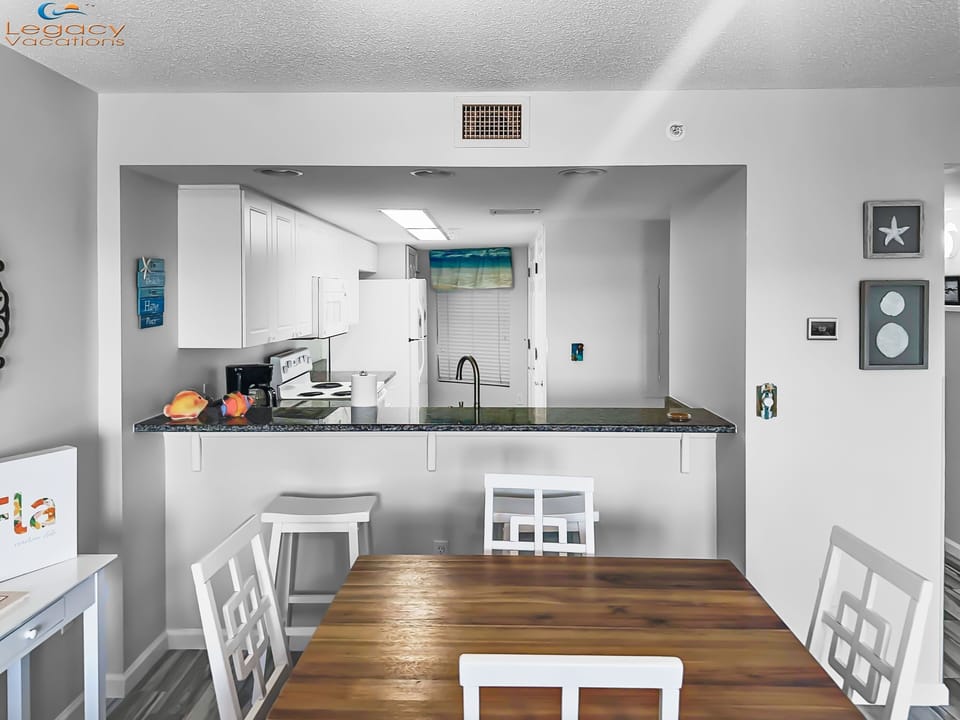 Seacrest #609 Dining Area