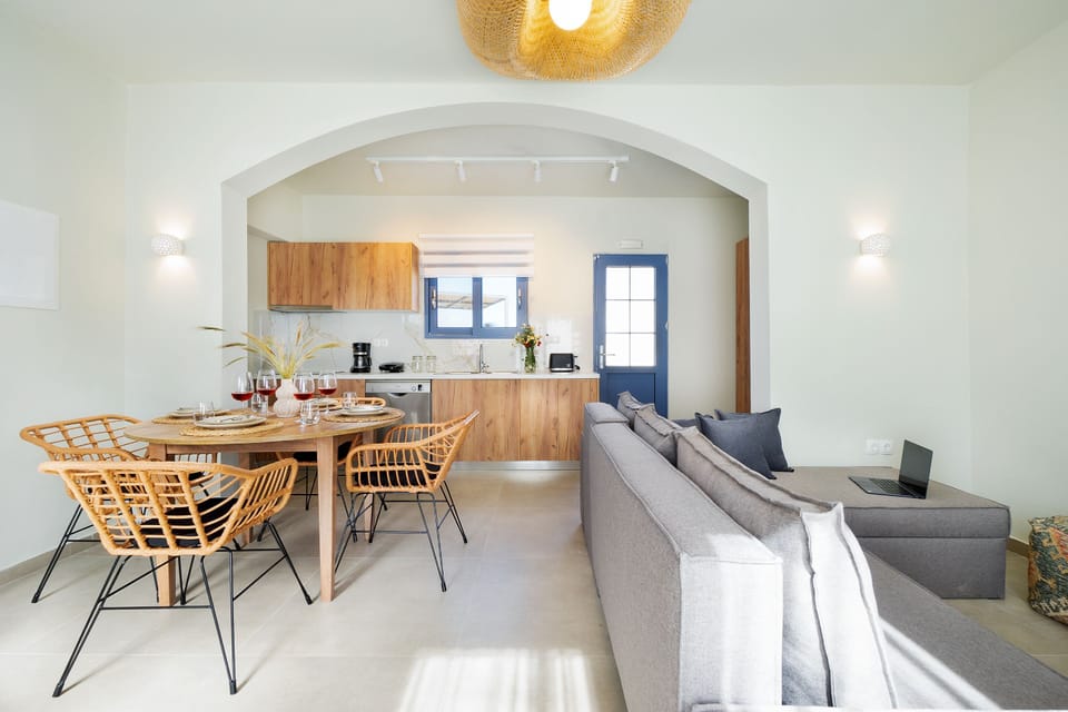 Deluxe Villa, Sea View | Living area | 43-inch Smart TV with satellite channels, table tennis