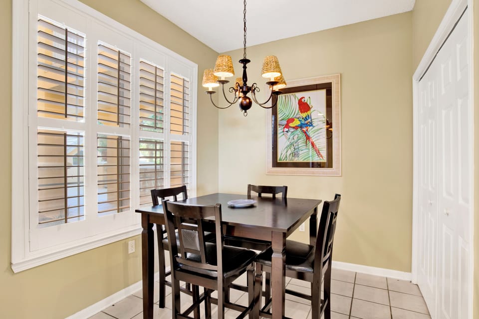 Kitchen breakfast nook with seating for 4
