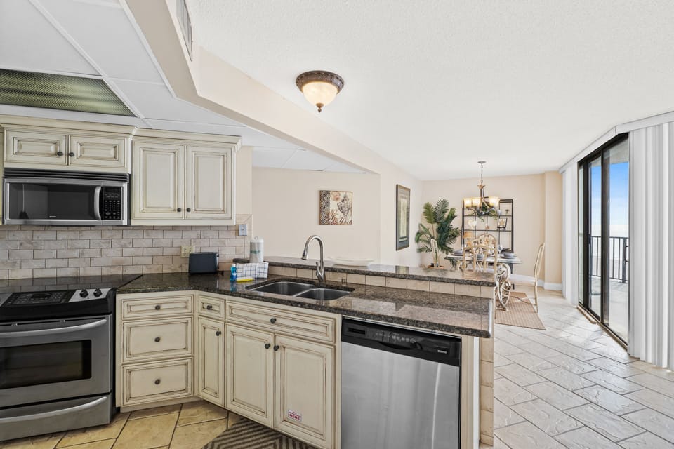 Fully Stocked Kitchen