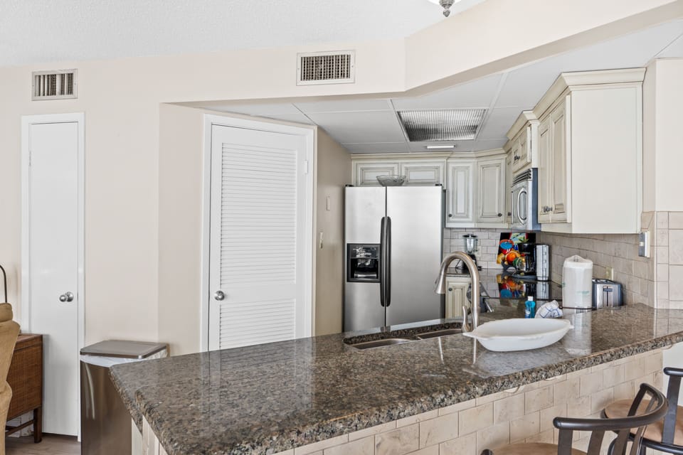 Fully Stocked Kitchen