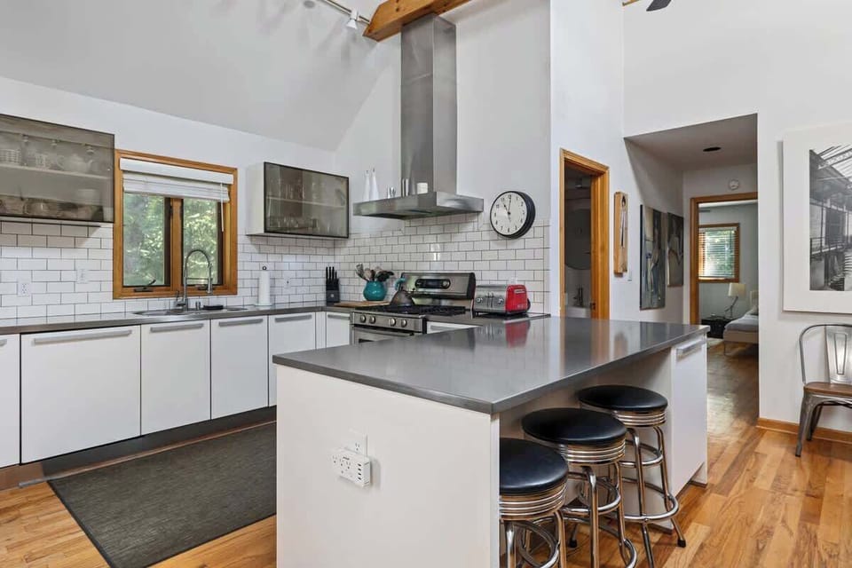 Casual breakfast, family dinner, or special occasion, our kitchen has it covered.