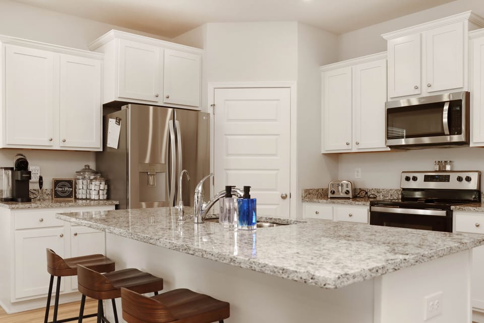 Large Kitchen and Bar