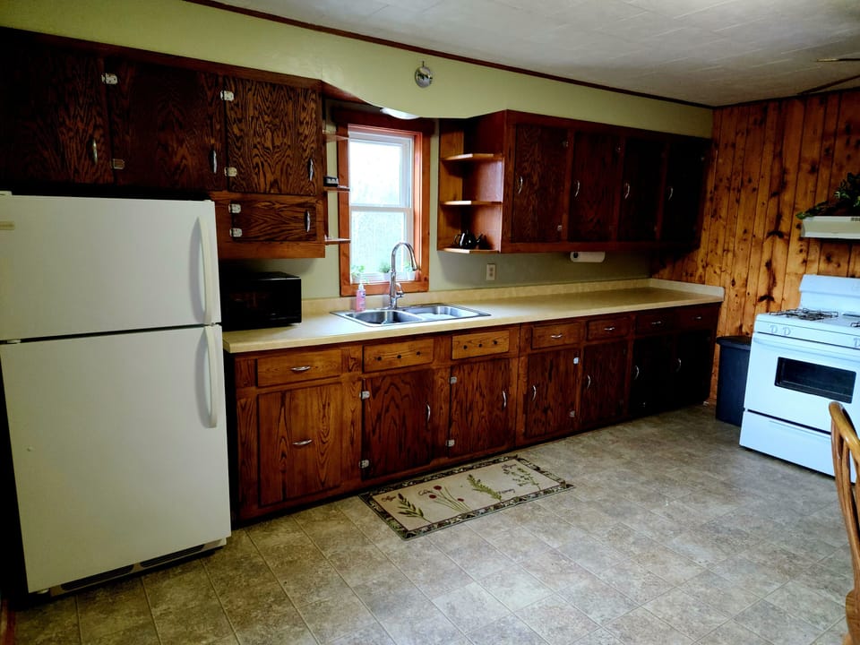 Left side of kitchen