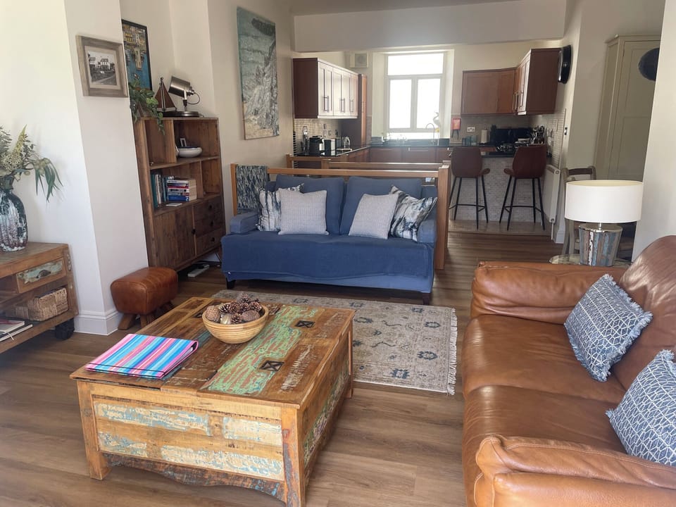 Cottage | Living area