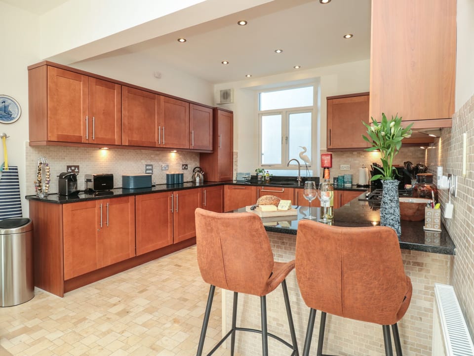 Fridge, dishwasher, electric kettle, toaster