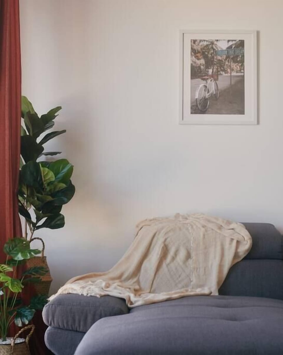 Living Room (2)
