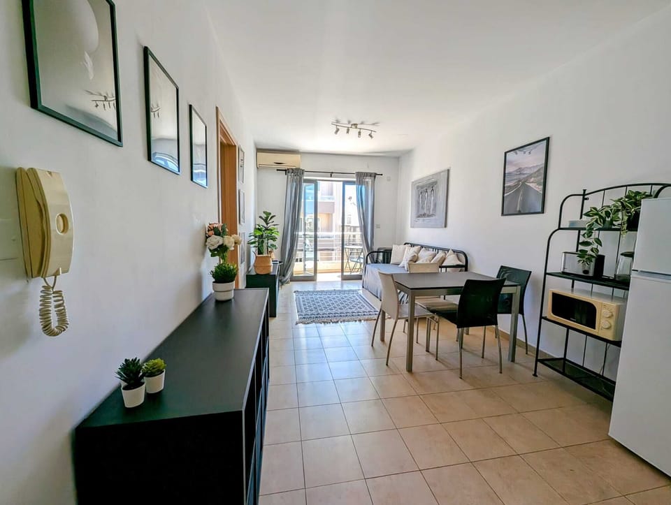 Open Plan (2)