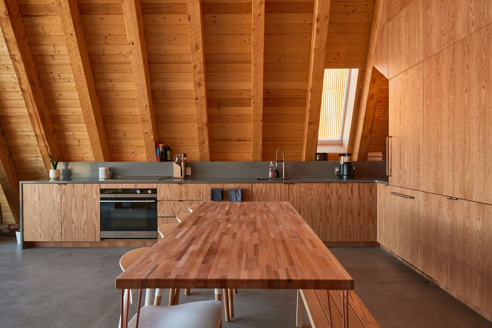 Kitchen & dining