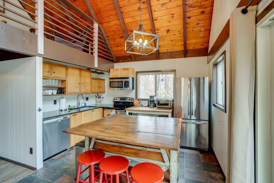 Kitchen | 2nd Floor | Coffee Pot | Toaster Oven
