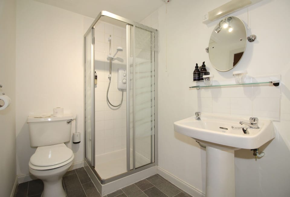 Twin Room | Bathroom | Designer toiletries, hair dryer, towels, shampoo