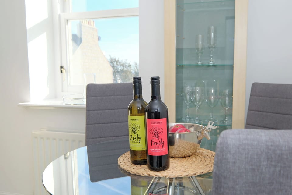 Apartment, 2 Bedrooms (Belgrave Mansions) | Private kitchen | Fridge, microwave, coffee/tea maker, electric kettle