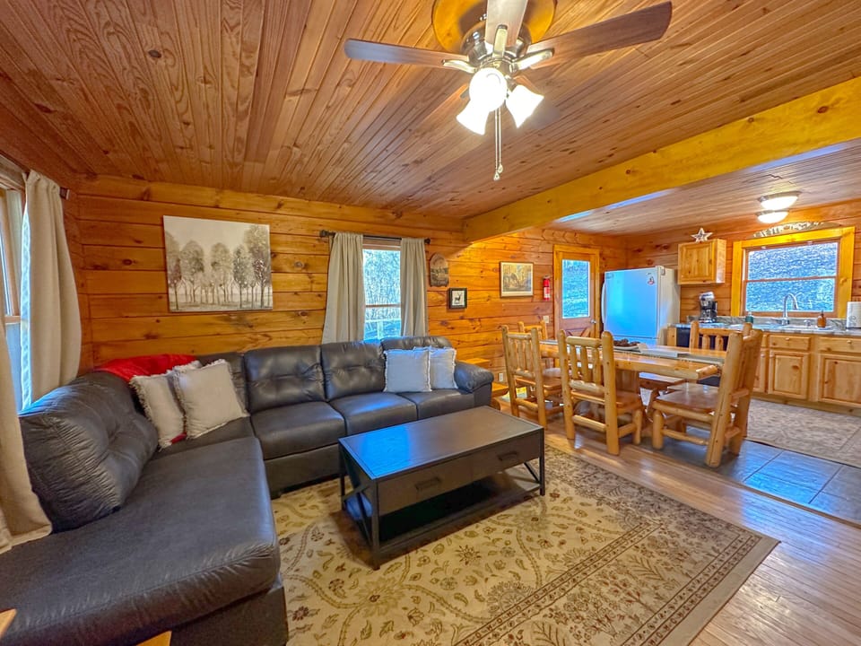 1st Choice Lodging Wilderness Lodge 