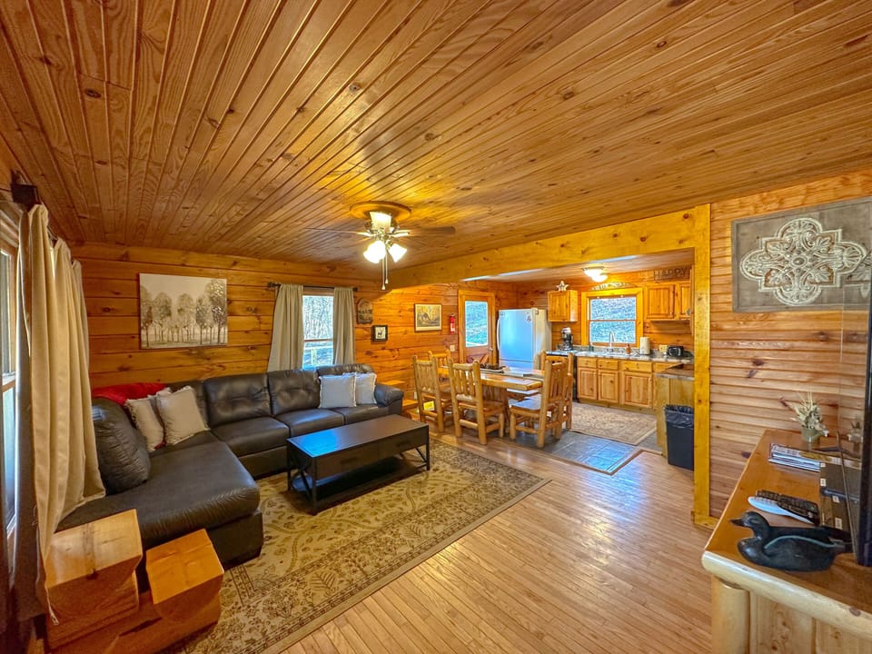 1st Choice Lodging Wilderness Lodge 