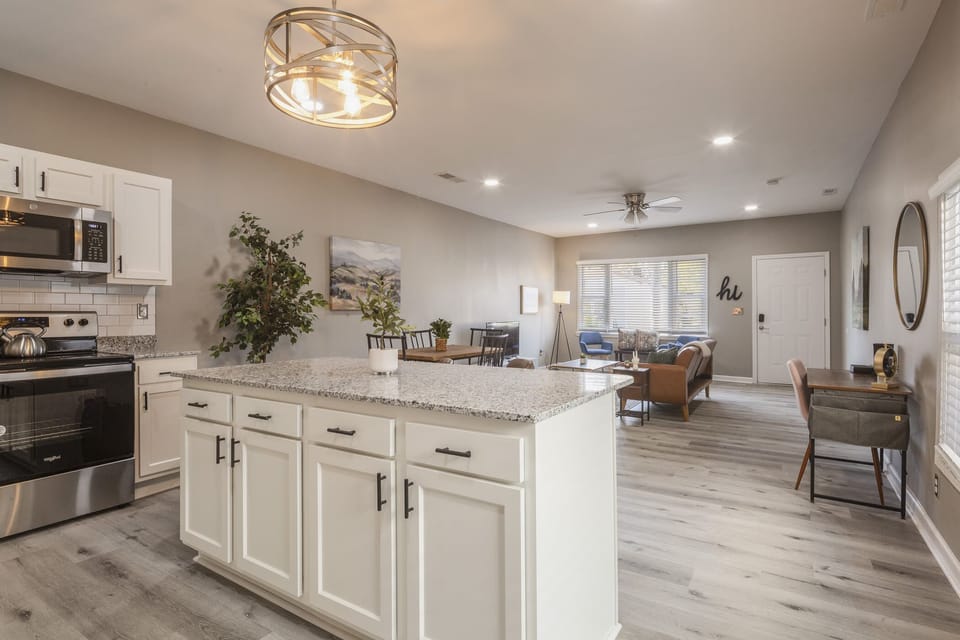 House | Private kitchen | Fridge, microwave, oven, stovetop