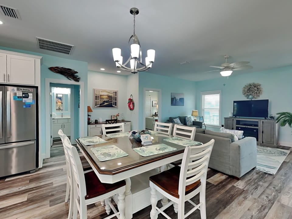 Dining Area - Table for Six + Bar Seating