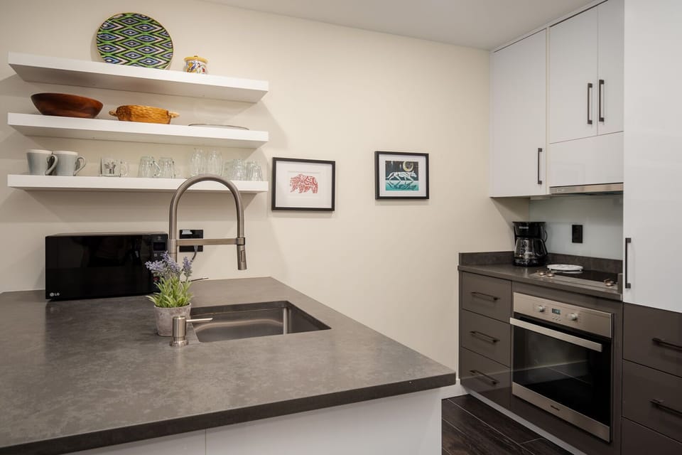 From morning coffee to après-ski snacks, the kitchen is stocked for your stay.