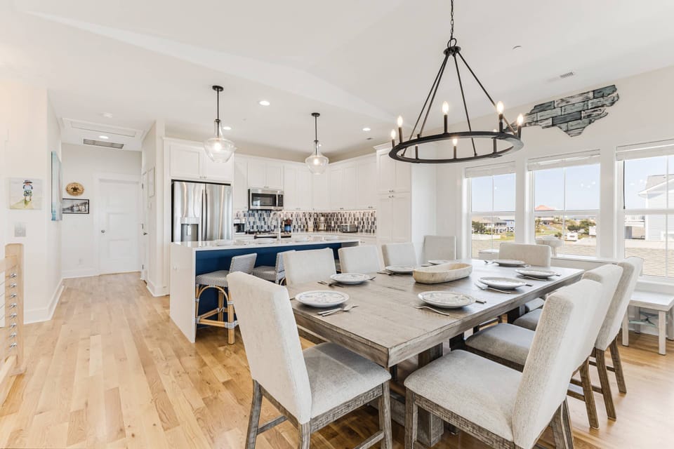 Dine in elegance & comfort in your inviting dining area. The proximity to the kitchen makes serving & cleanup quick & easy.