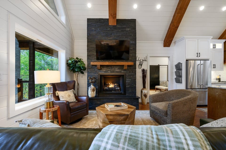 Cozy Living Area Fireplace