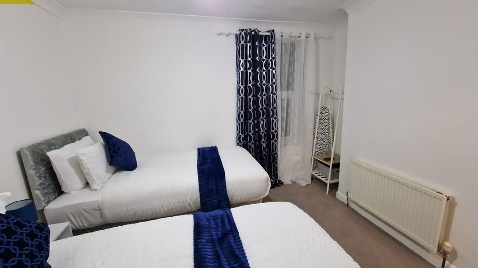 House | 2 bedrooms, iron/ironing board, free WiFi, bed sheets