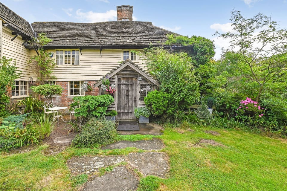 Welcome to Hell Fyre 1594, Grade II listed country cottage near Horsham, West Sussex