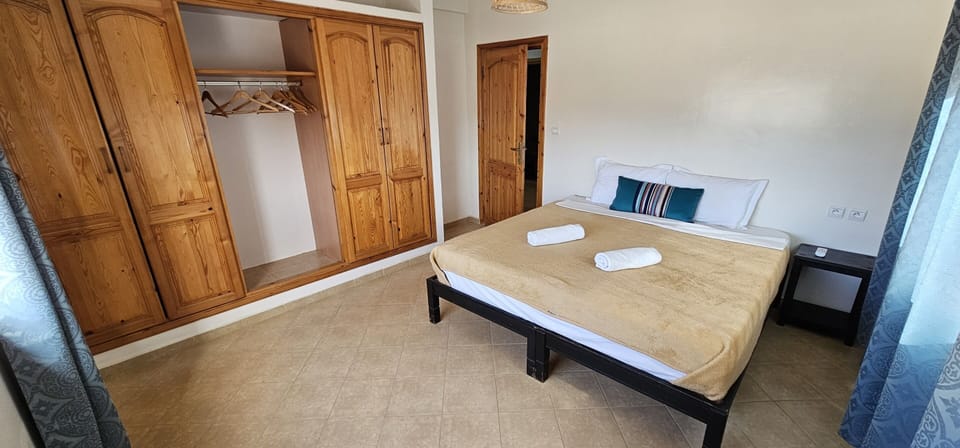 Royal Suite, Private Bathroom (La Source) | Egyptian cotton sheets, premium bedding, memory foam beds, free WiFi