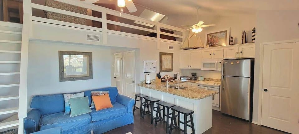 Condo, Multiple Beds, Balcony | Interior