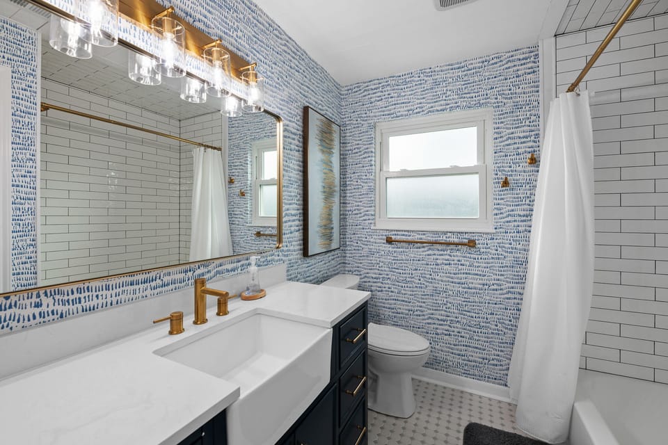 Upstairs modern bathroom!