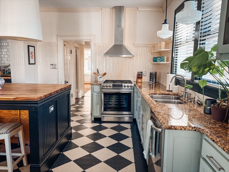 Fully stocked chef`s kitchen