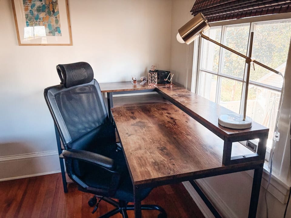 Desk / Workstation